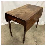 WALNUT VICTORIAN CHAIR W/CARVINGS 