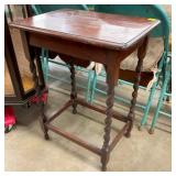 UNUSUAL SMALL TURNED LEGGED TABLE