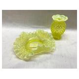 FENTON VASOLINE GLASS