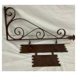 BRACKET MEASURES 26"
