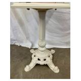 CLOSEUP ORNATE CAST BASE