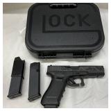 Lot# 354a - 431fp Glock 17 GEN 4 9mm w/custom engraving 
