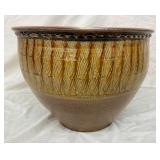 5G. LG MARK HEWITT POTTERY POT