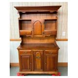 STEPBACK HUTCH