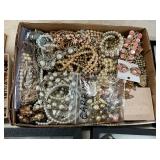 COSTUME JEWELRY - EARINGS, NECKLACES 