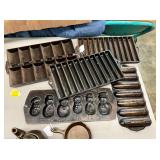 GRISWOLD/SNOW MAN/OTHER CAST CORNBREAD PANS