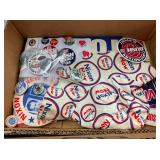 COLLECTION POLITICAL BUTTONS 