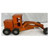 17IN. Tonka No. 600 Pressed Steel Road Grader with Diesel Decal