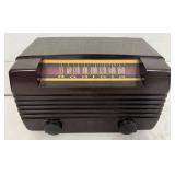 Vintage Bakelite Tabletop Radio by Radiola, 11 1/2×7 Inches