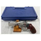 Colt King Cobra .22LR Revolver with 4.25-Inch Barrel and Case new in box