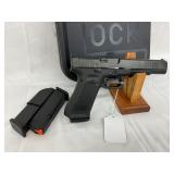 Glock 17 LG5 9mm with 17-Round Capacity and Three Magazines in Original Box