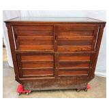 BACKVIEW W/ ORIG. DOORS