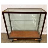 4FT. DISPLAY FLOOR MODEL SHOWCASE