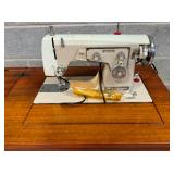 CLOSEUP VINTAGE SEWING MACHINE