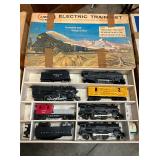 LIONEL ELECTRIC TRAIN SET