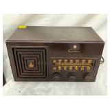 VINTAGE EMERSON RADIO