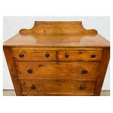 with Splash Back, 44x44 