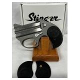 NIB Bond Arms Stinger 9 mm Derringer with Extra Grips