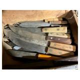 COLLECTION EARLY KNIVES