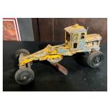 EARLY MOTOR GRADER