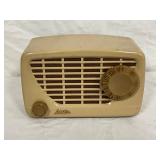 Arvin Model 422 Retro Tube Radio in Beige 