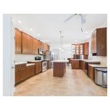 2229SQ FT SPACIOUS KITCHEN