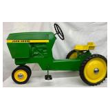 John Deere Ertl Model 520 Pedal Tractor