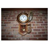 Regulator Clock - works and needs key
