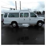 2009 Ford medical transport van