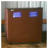 Avanti Apt. Size Refrigerator