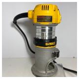 DeWalt Compact Router DWP611 - Works