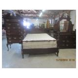 LARGE AUCTION, ALWAYS A FULL HOUSE!