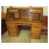 LARGE AUCTION, ALWAYS A FULL HOUSE!