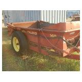NEW HOLLAND MANURE SPREDDER