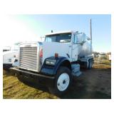 06 FREIGHTLINER W/ TANK