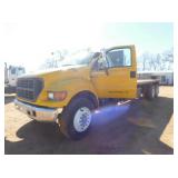 02 FORD F750 XLT FLATBED 