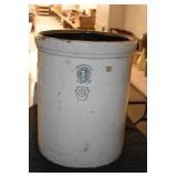 Antiques/Household/Castware/Crocks/Furniture/Longaberger Baskets