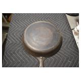 ANTIQUES/GLASSWARE/COLLECTIBLES/HOUSEHOLD