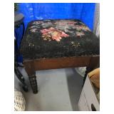 victorian footstool with petite pointe 