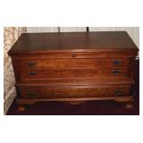 Blanket chest