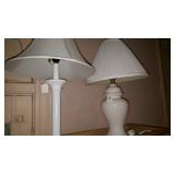 Lots of small decorating items, lamps, art work and such.