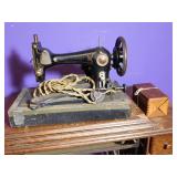 Singer Sewing Machine no case