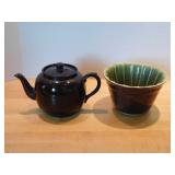 Unmarked Tea Pot&Pudding Dish