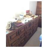9 Drawer dresser