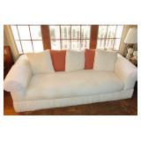 CLEAN  CONTEMPORARY COMFORTABLE SOFA