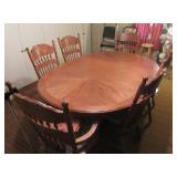 Round Oak table 6 chairs