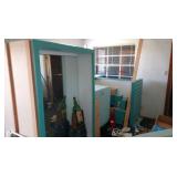 store shelves / displays