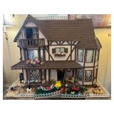 SHE MADE DOLLHOUSES!