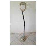 large free standing magnifying lamp