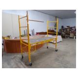 Indoor/outdoor Scaffold